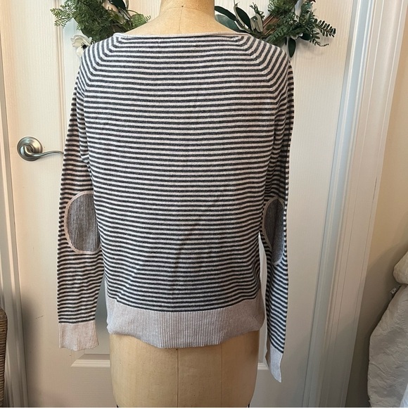 Banana Republic, XS light/dark gray stripped sweater - Picture 3 of 6